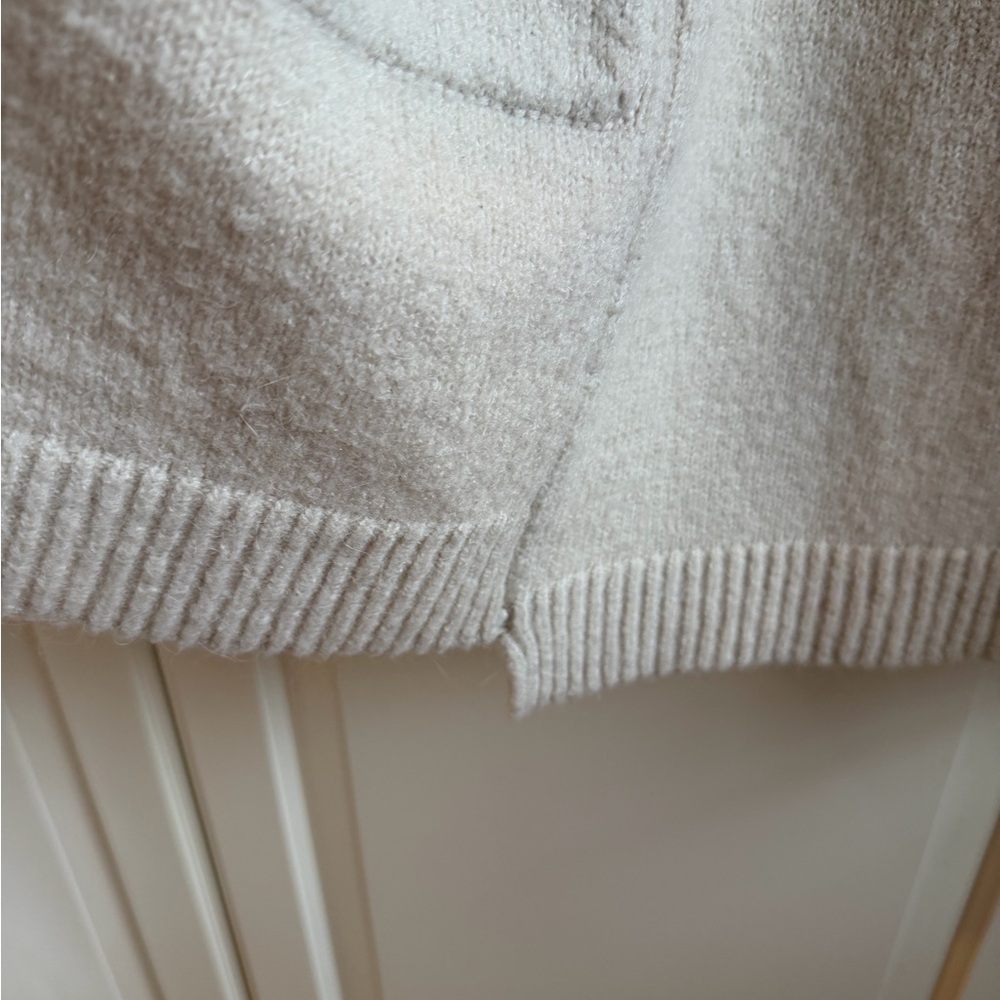 Soft Beige Wool Swearer Coat / Cardigan - Picture 5 of 9